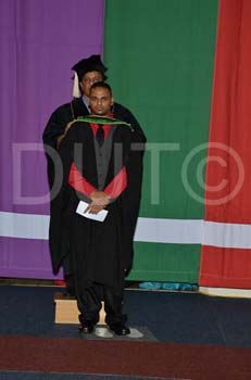 _DUT8735