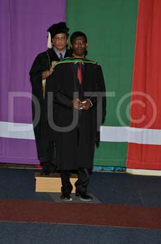 _DUT8749