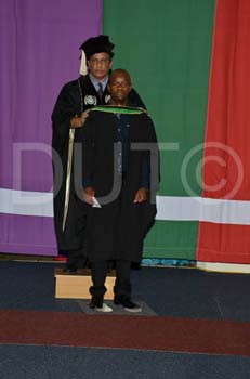 _DUT8759